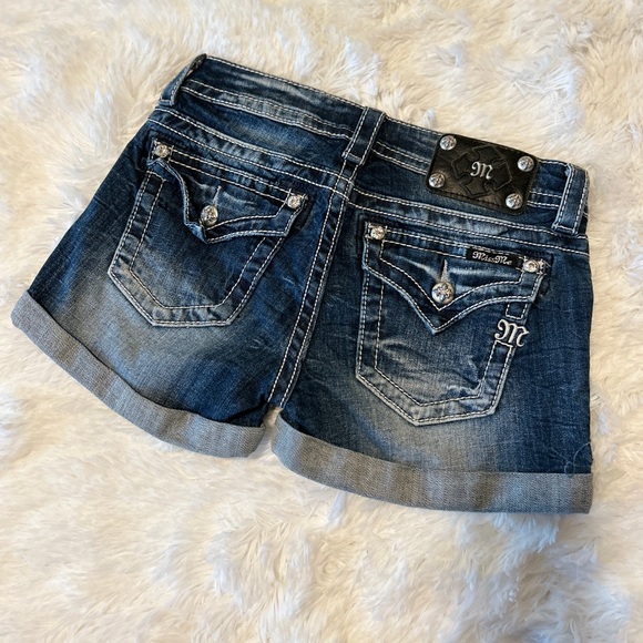 Miss Me Mid Rise Short - Picture 2 of 3